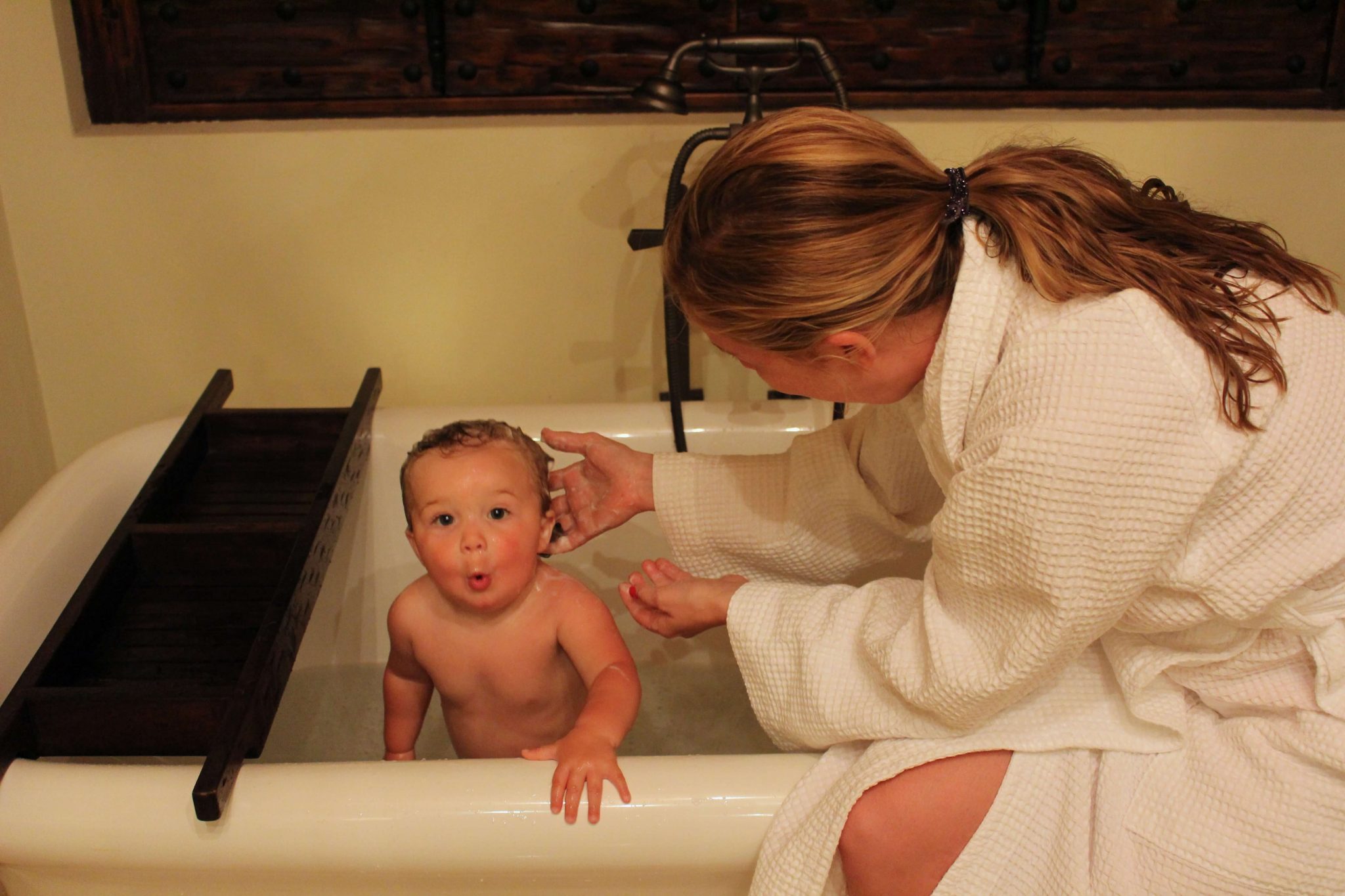 5 Ways to Make the Most of Baby's Bath Time // www.https://www.thehisfor.com
