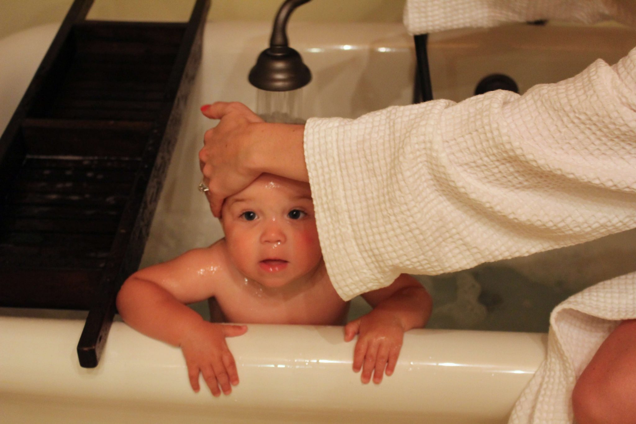 5 Ways to Make the Most of Baby's Bath Time // www.https://www.thehisfor.com